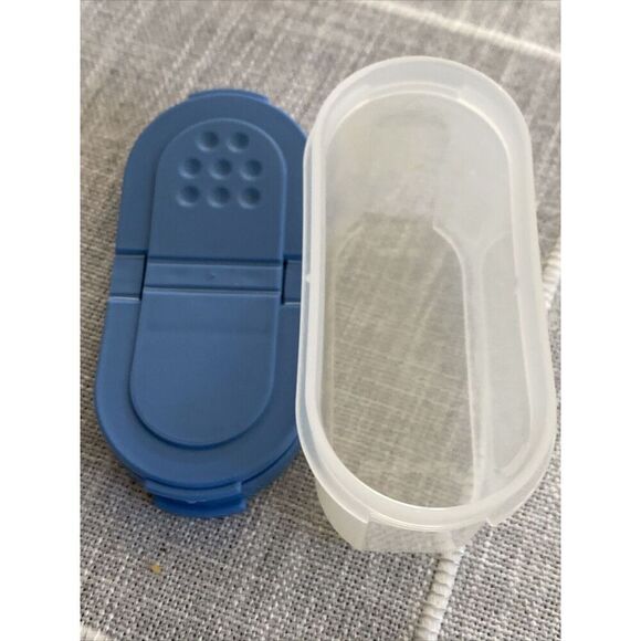 Tupperware Salt, Pepper, Spice, Dry Rub, Shaker Modular Mate 1843-25/1844-13 - Picture 4 of 7